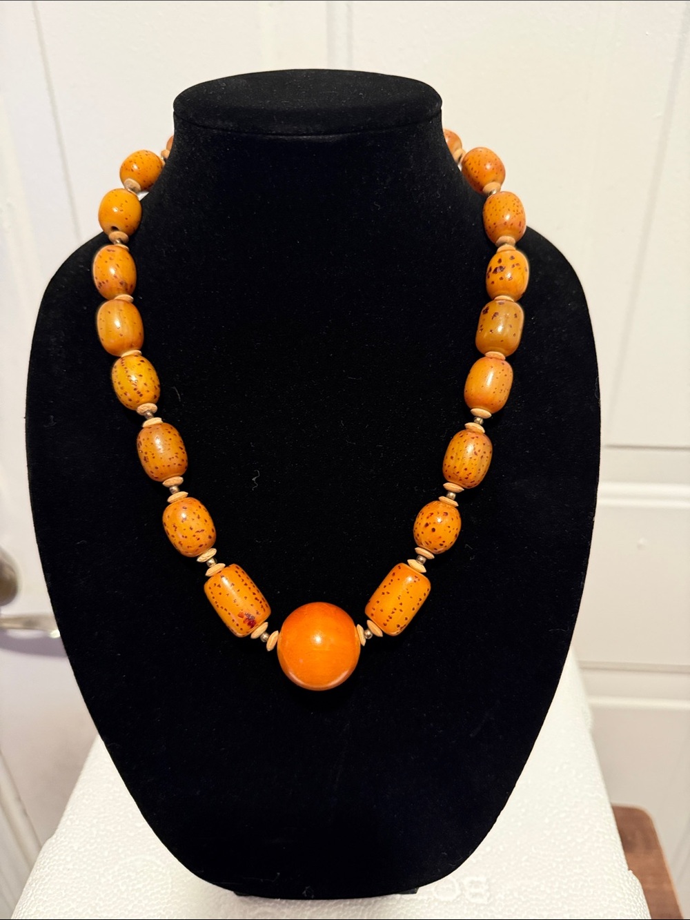 Vintage Amber Tone Speckled Bead Statement Necklace Retro Lucite Acrylic Jewelry